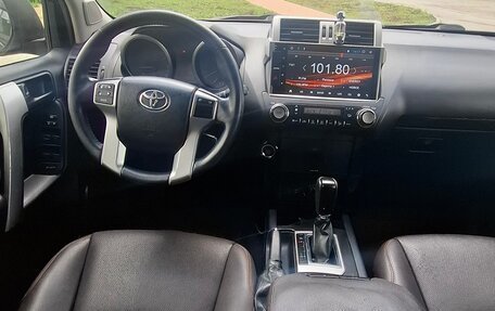 Toyota Land Cruiser Prado 150 рестайлинг 2, 2015 год, 3 400 000 рублей, 19 фотография