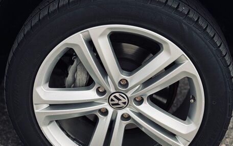 Volkswagen Touareg III, 2011 год, 1 900 000 рублей, 18 фотография