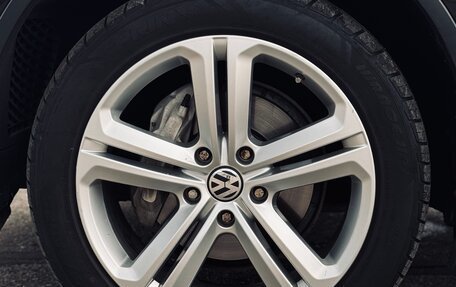 Volkswagen Touareg III, 2011 год, 1 900 000 рублей, 19 фотография