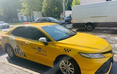 Toyota Camry, 2021 год, 1 600 000 рублей, 1 фотография