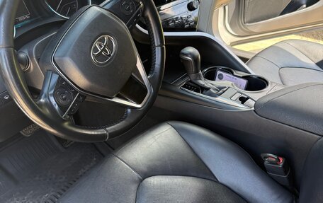 Toyota Camry, 2021 год, 1 999 999 рублей, 6 фотография