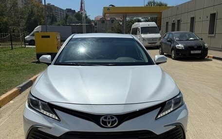Toyota Camry, 2021 год, 1 999 999 рублей, 2 фотография