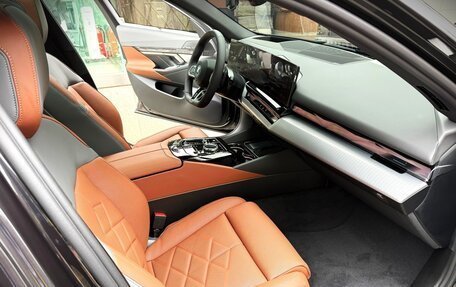 BMW 5 серия, 2025 год, 8 600 000 рублей, 9 фотография