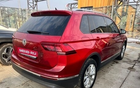 Volkswagen Tiguan II, 2018 год, 2 399 000 рублей, 5 фотография