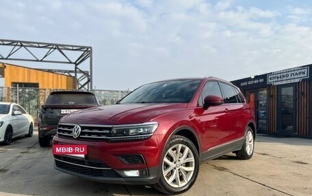 Volkswagen Tiguan II, 2018 год, 2 399 000 рублей, 3 фотография