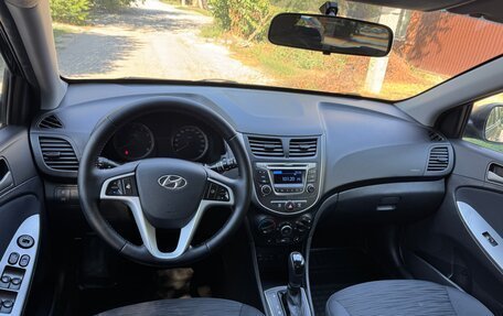 Hyundai Solaris II рестайлинг, 2015 год, 899 999 рублей, 21 фотография