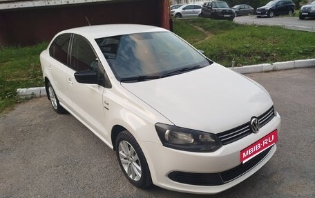 Volkswagen Polo VI (EU Market), 2013 год, 750 000 рублей, 1 фотография