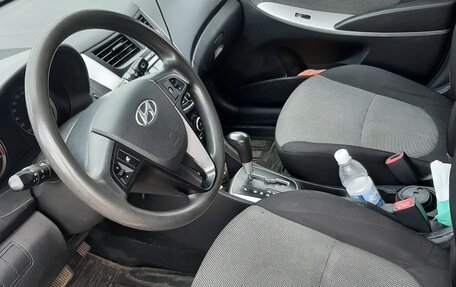 Hyundai Solaris II рестайлинг, 2012 год, 840 000 рублей, 5 фотография