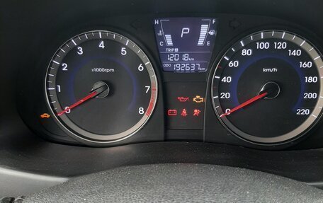 Hyundai Solaris II рестайлинг, 2012 год, 840 000 рублей, 4 фотография