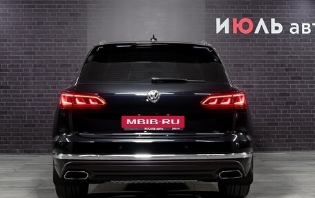 Volkswagen Touareg III, 2018 год, 4 995 000 рублей, 5 фотография