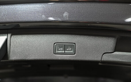 Volkswagen Touareg III, 2018 год, 4 995 000 рублей, 17 фотография