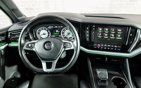 Volkswagen Touareg III, 2018 год, 4 995 000 рублей, 20 фотография