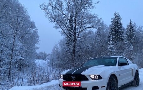 Ford Mustang VI рестайлинг, 2011 год, 1 980 000 рублей, 5 фотография