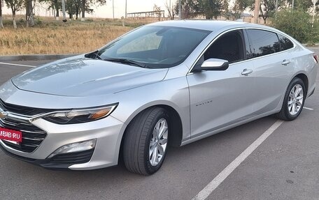 Chevrolet Malibu IX, 2019 год, 1 550 000 рублей, 2 фотография