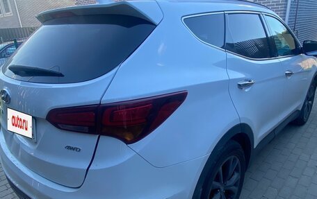 Hyundai Santa Fe III рестайлинг, 2018 год, 2 600 000 рублей, 3 фотография