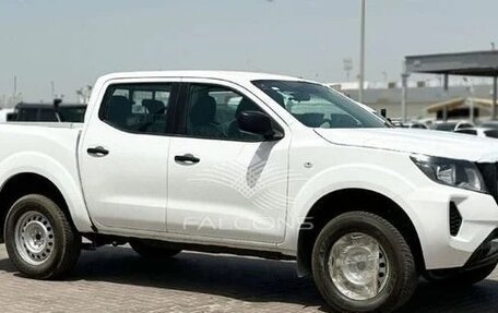 Nissan Navara (Frontier), 2023 год, 2 200 000 рублей, 3 фотография
