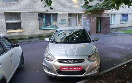 Hyundai Solaris II рестайлинг, 2011 год, 610 000 рублей, 1 фотография