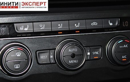 Volkswagen Tiguan II, 2018 год, 1 999 900 рублей, 13 фотография