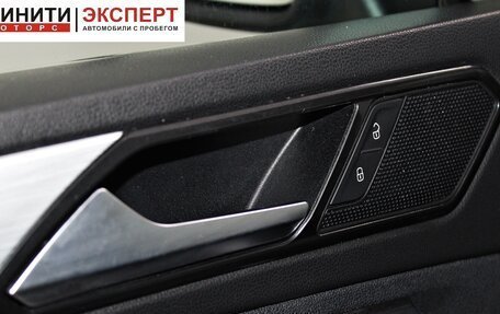 Volkswagen Tiguan II, 2018 год, 1 999 900 рублей, 19 фотография