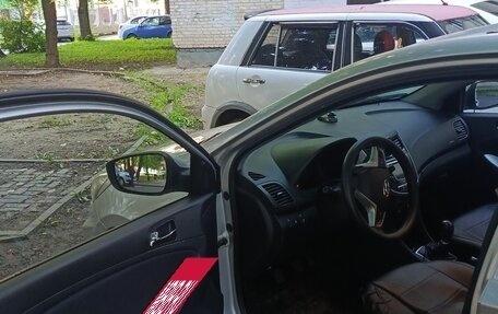 Hyundai Solaris II рестайлинг, 2011 год, 610 000 рублей, 10 фотография