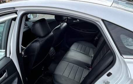 Hyundai Sonata VI, 2011 год, 930 000 рублей, 5 фотография