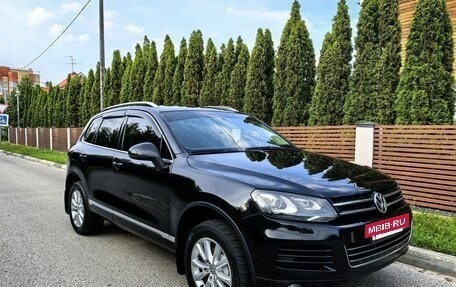 Volkswagen Touareg III, 2011 год, 1 560 000 рублей, 2 фотография