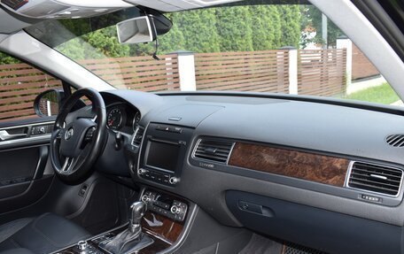 Volkswagen Touareg III, 2011 год, 1 560 000 рублей, 22 фотография