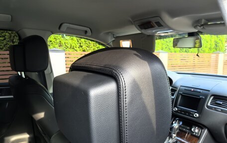 Volkswagen Touareg III, 2011 год, 1 560 000 рублей, 26 фотография