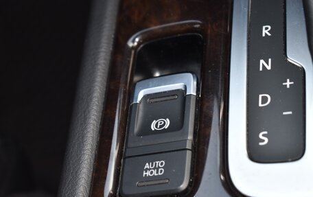 Volkswagen Touareg III, 2011 год, 1 560 000 рублей, 24 фотография