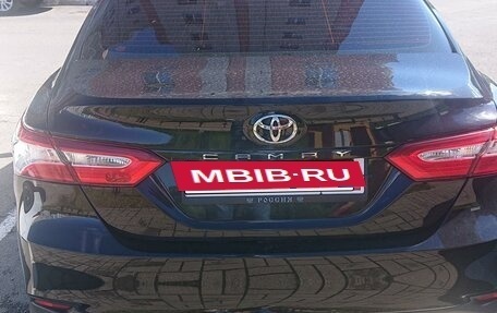 Toyota Camry, 2018 год, 2 650 000 рублей, 8 фотография