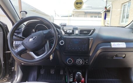 KIA Rio III рестайлинг, 2013 год, 800 000 рублей, 2 фотография