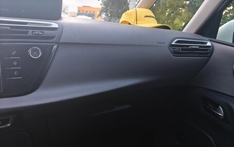 Citroen C4 Picasso II рестайлинг, 2016 год, 1 300 000 рублей, 13 фотография