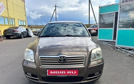 Toyota Avensis III рестайлинг, 2004 год, 750 000 рублей, 1 фотография