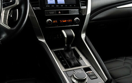 Mitsubishi Pajero Sport III рестайлинг, 2021 год, 3 799 000 рублей, 15 фотография