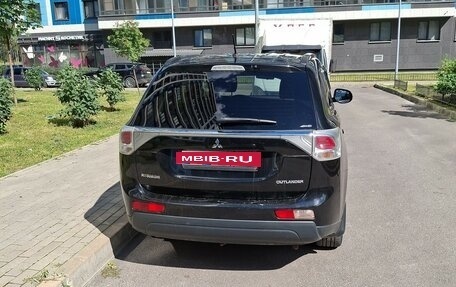 Mitsubishi Outlander III рестайлинг 3, 2013 год, 920 000 рублей, 6 фотография