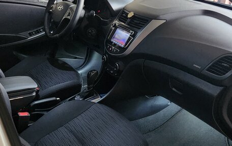 Hyundai Solaris II рестайлинг, 2015 год, 900 000 рублей, 6 фотография