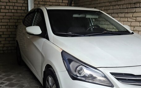 Hyundai Solaris II рестайлинг, 2015 год, 900 000 рублей, 4 фотография
