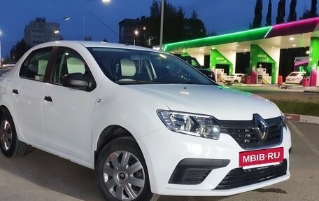 Renault Logan II, 2018 год, 1 000 000 рублей, 8 фотография