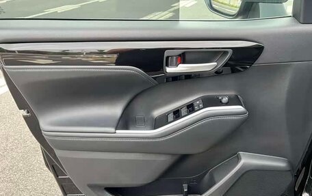 Toyota Highlander, 2022 год, 3 500 000 рублей, 15 фотография
