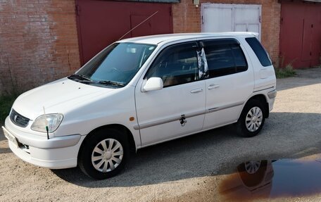 Toyota Raum I, 2001 год, 378 000 рублей, 4 фотография