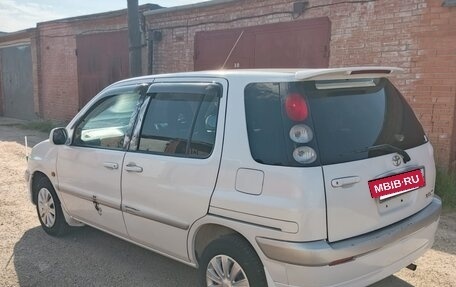Toyota Raum I, 2001 год, 378 000 рублей, 5 фотография