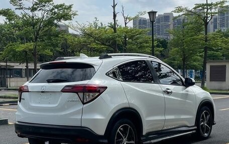 Honda Vezel, 2021 год, 1 268 000 рублей, 6 фотография