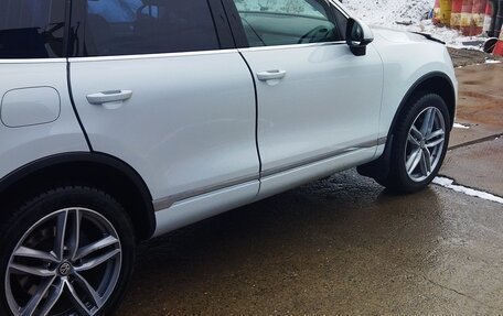 Volkswagen Touareg III, 2012 год, 1 930 000 рублей, 2 фотография