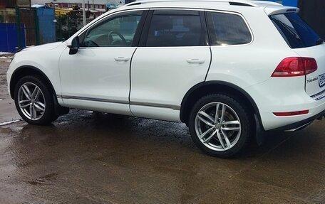 Volkswagen Touareg III, 2012 год, 1 930 000 рублей, 4 фотография