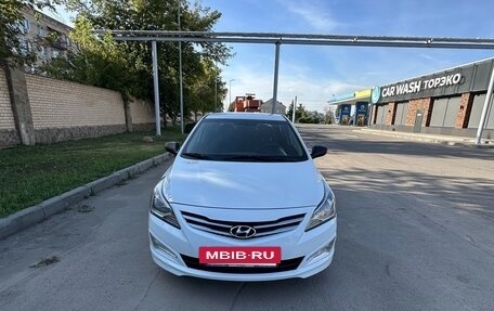 Hyundai Solaris II рестайлинг, 2015 год, 1 050 000 рублей, 4 фотография