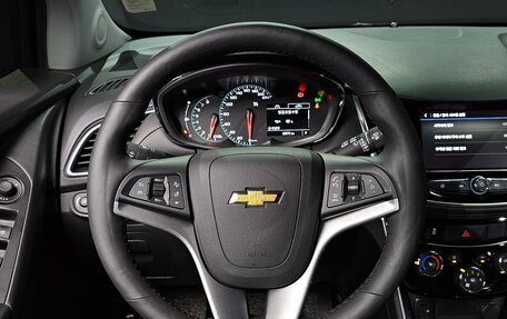Chevrolet Trax, 2021 год, 998 000 рублей, 7 фотография