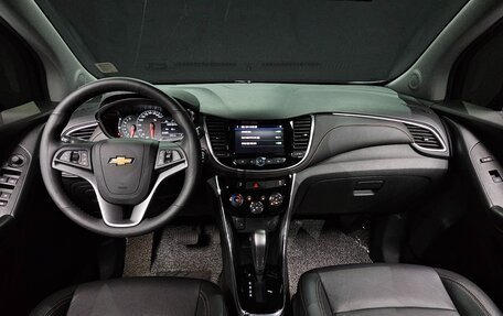 Chevrolet Trax, 2021 год, 998 000 рублей, 10 фотография