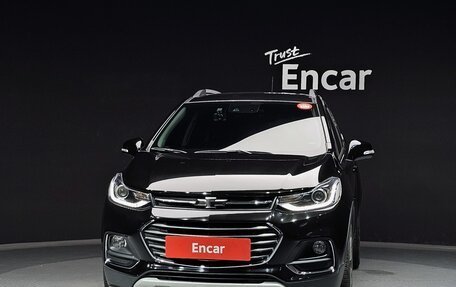 Chevrolet Trax, 2021 год, 998 000 рублей, 2 фотография