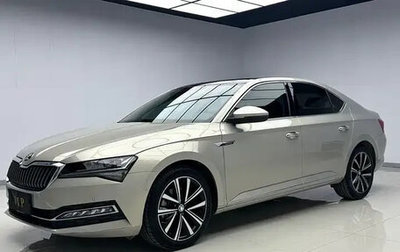 Skoda Superb III рестайлинг, 2022 год, 2 450 000 рублей, 1 фотография