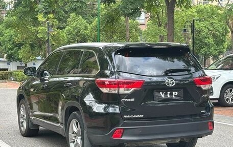 Toyota Highlander III, 2021 год, 2 640 000 рублей, 4 фотография